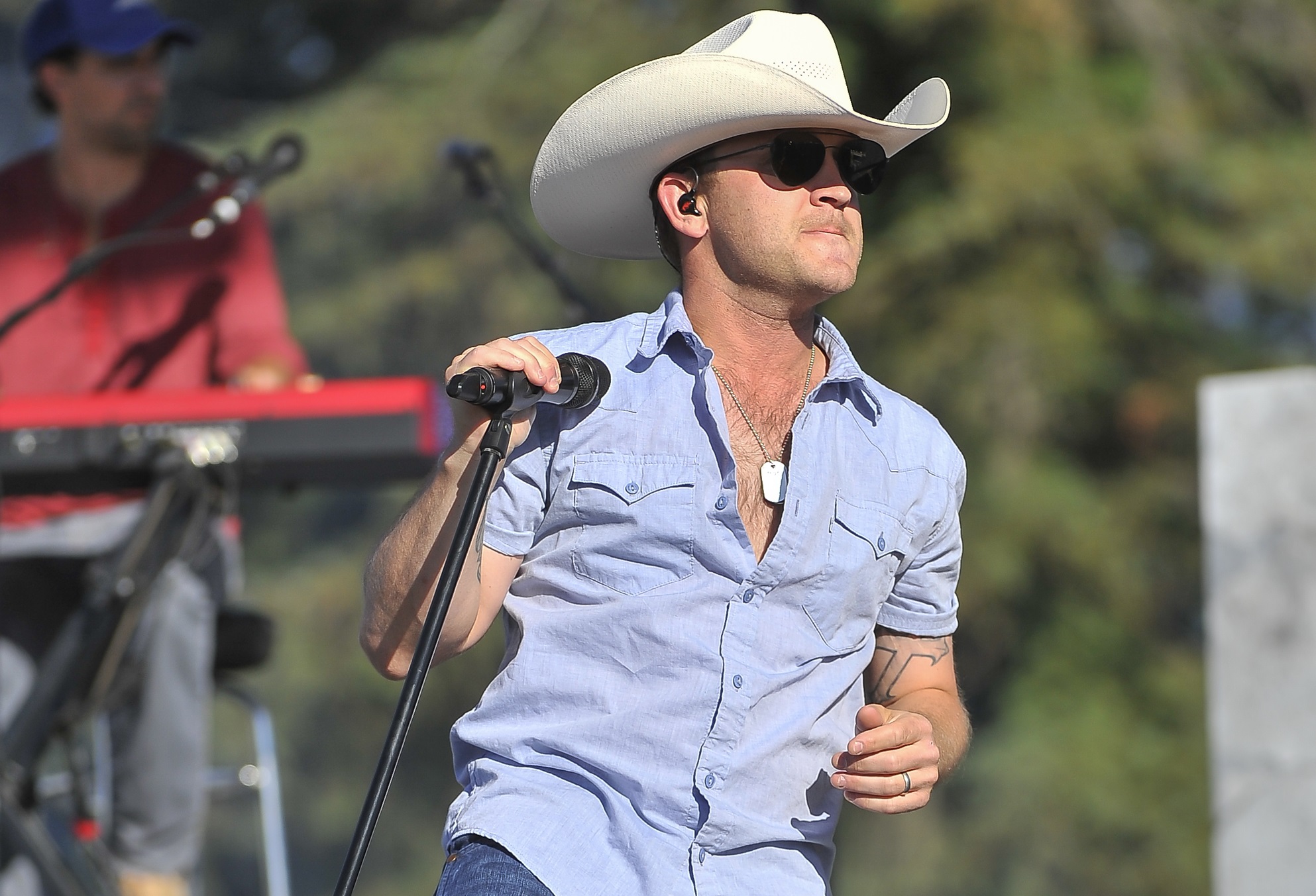 Justin Moore Announces Hell On A Highway Tour Sounds Like Nashville
