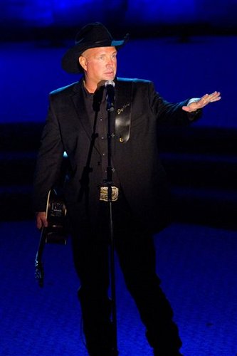 Garth Brooks Inducted Into Songwriters Hall Of Fame Sounds Like Nashville