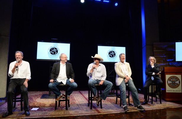 Alan Jackson Announces Year-Long Celebration Of 25th Anniversary In The Music Business