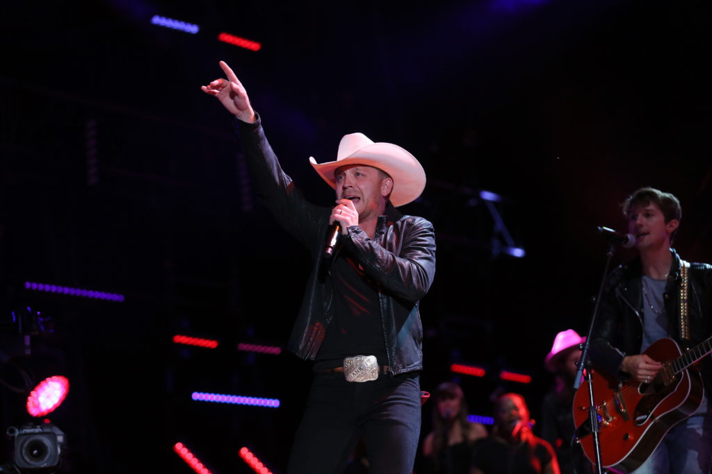 Justin Moore Set to Perform Intimate Concerts in Celebration of New Album