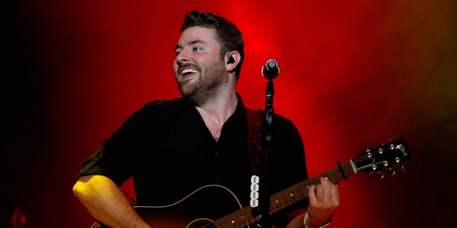 Chris Young Reveals His Favorite Christmas Albums