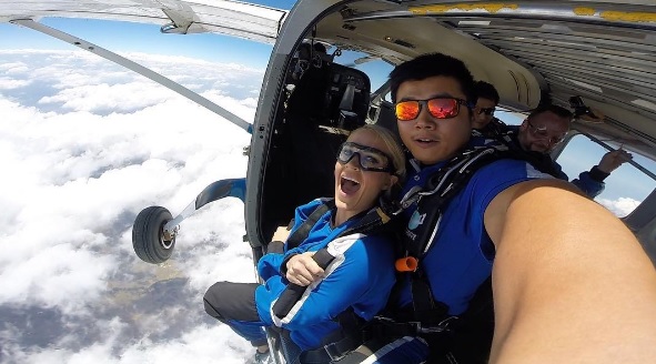 Carrie Underwood Goes Skydiving in Australia