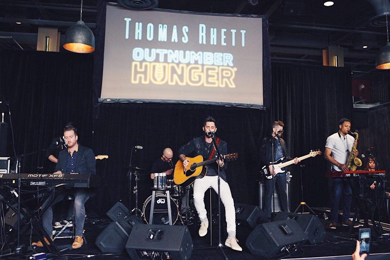 Thomas Rhett Outnumber Hunger 2017 1