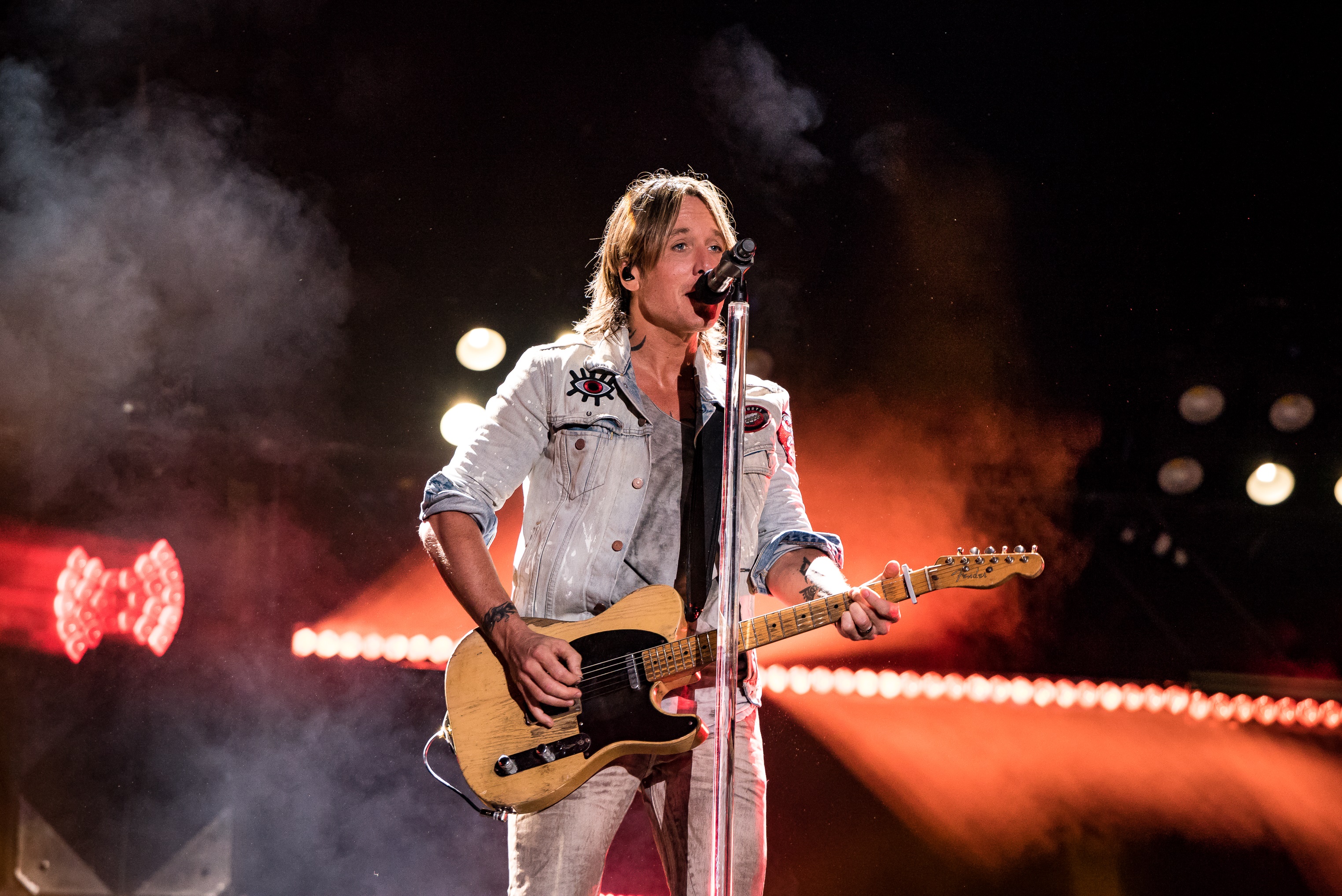 Keith Urban Takes Fans BehindTheScenes of Graffiti U Tour Rehearsals