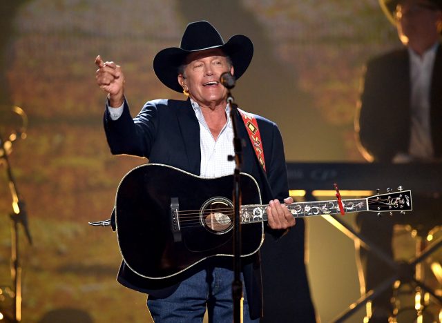 George Strait Stuns ACM Awards With Classy 'God and Country Music ...