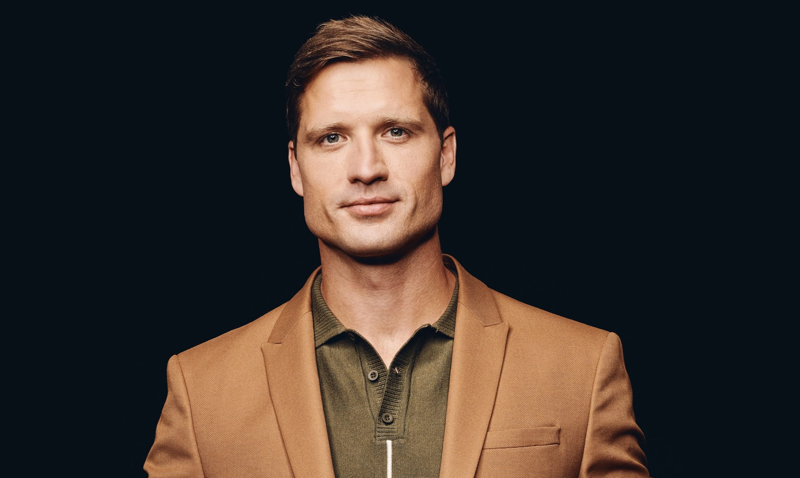 Walker Hayes Imagines a Bittersweet Future in 'Don't Let Her' Sounds