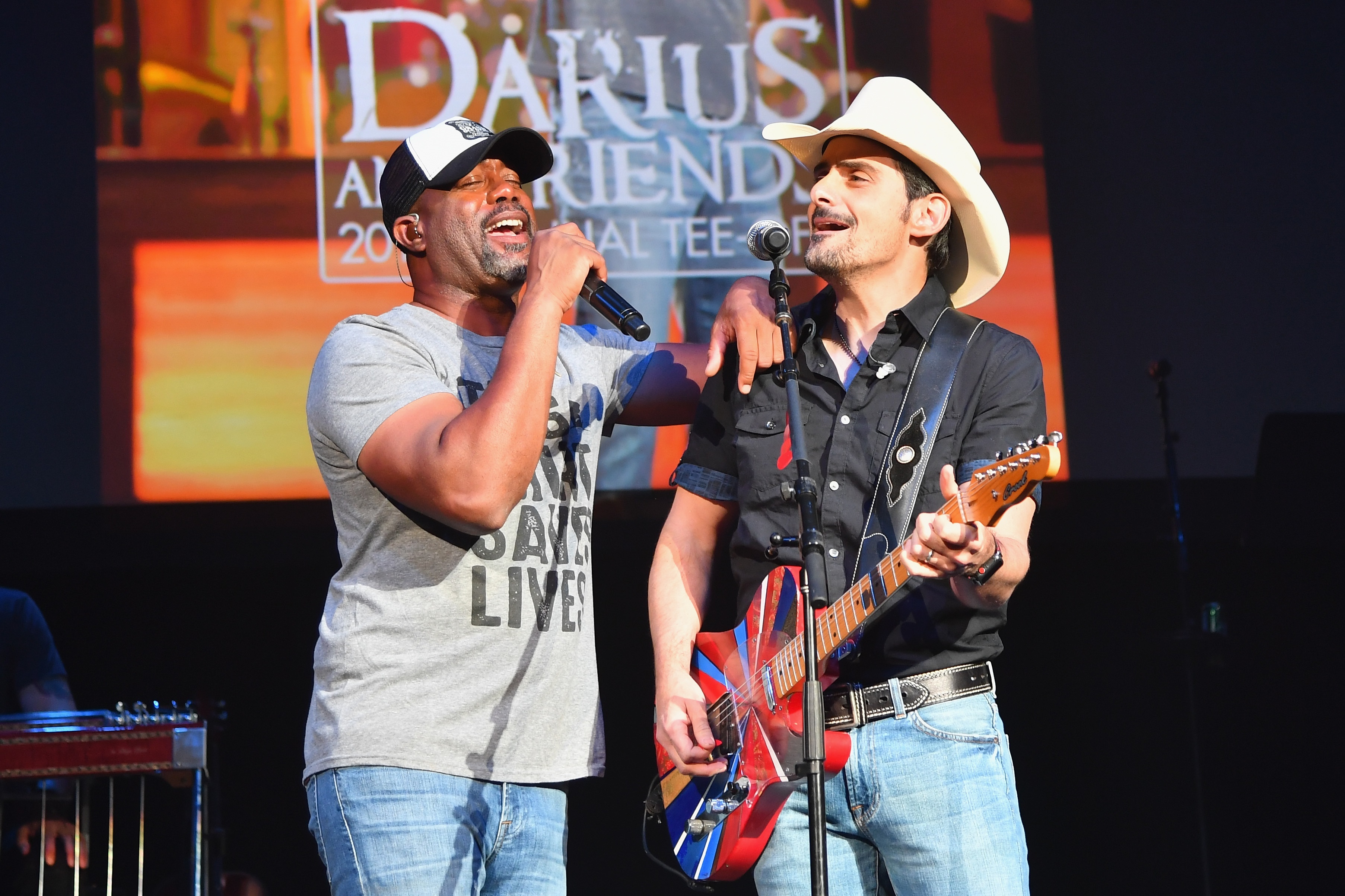 Brad Paisley Tim Mcgraw Darius Rucker And Jimmie Allen Have Family Tradition Jam Sounds Like Nashville