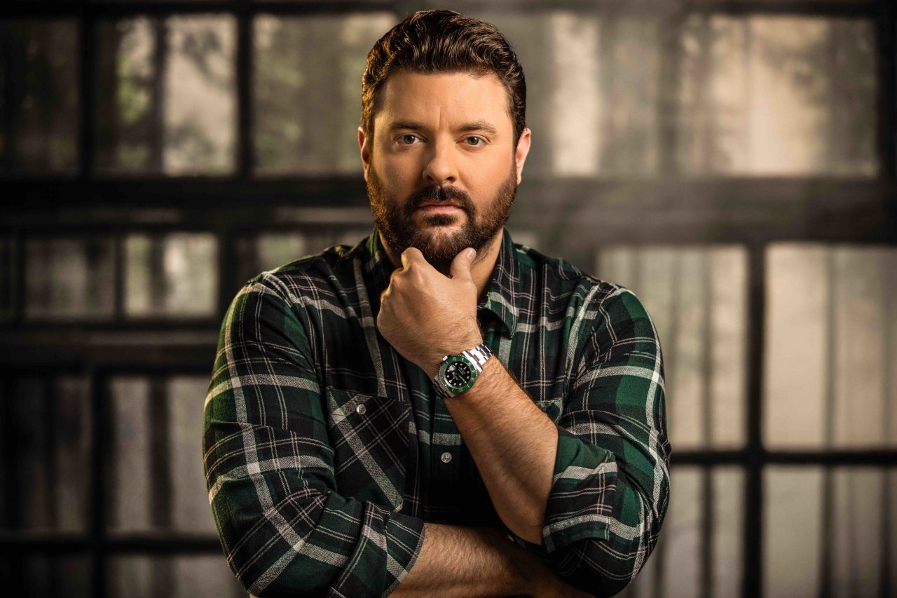 Chris Young - Love Looks Good on You (Official Lyric Video) 