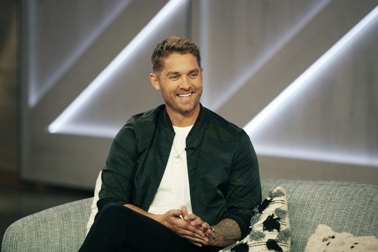 Brett Young and Wife Reveal Sex of Baby No.2 on Kelly Clarkson Show Sounds Like Nashville pic photo
