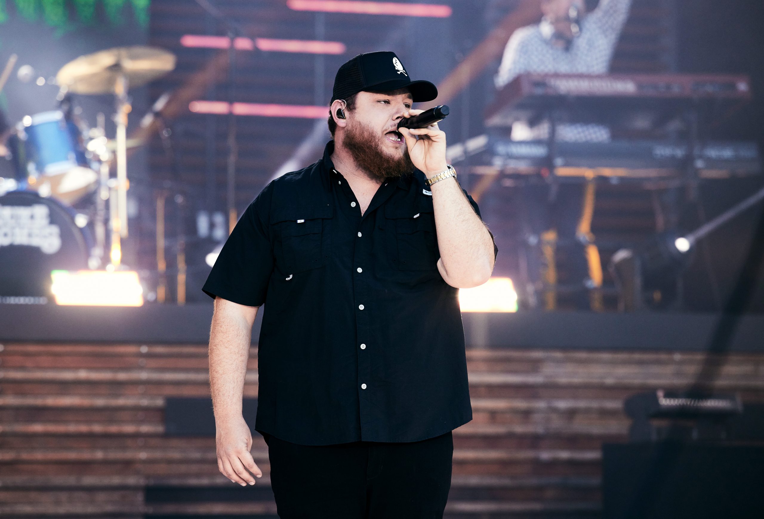 Luke Combs Brings Bold 'Cold As You' to CMT Awards Sounds Like Nashville