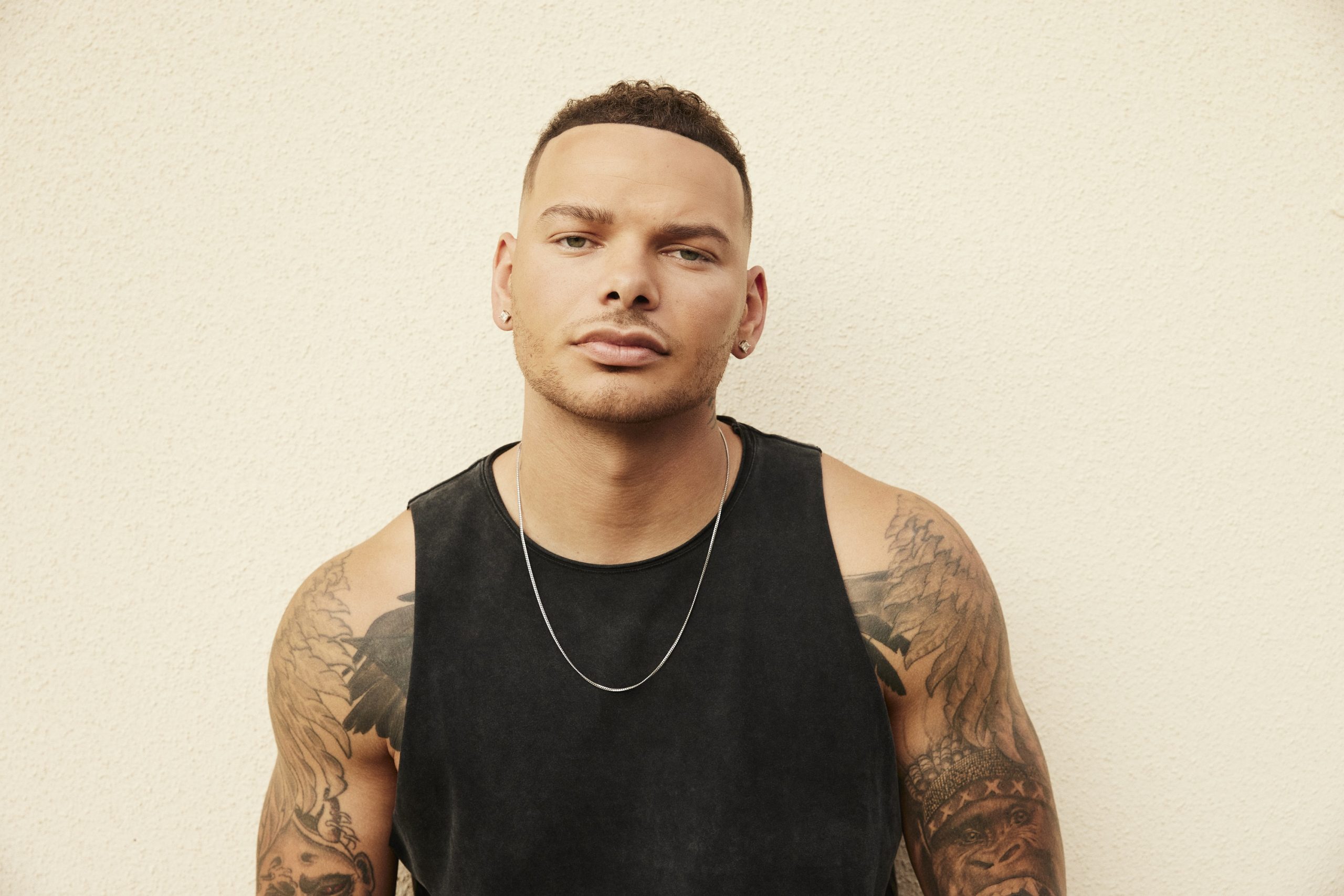 Kane Brown Counts Down to Heartbreak in 'One Mississippi' Video Sounds