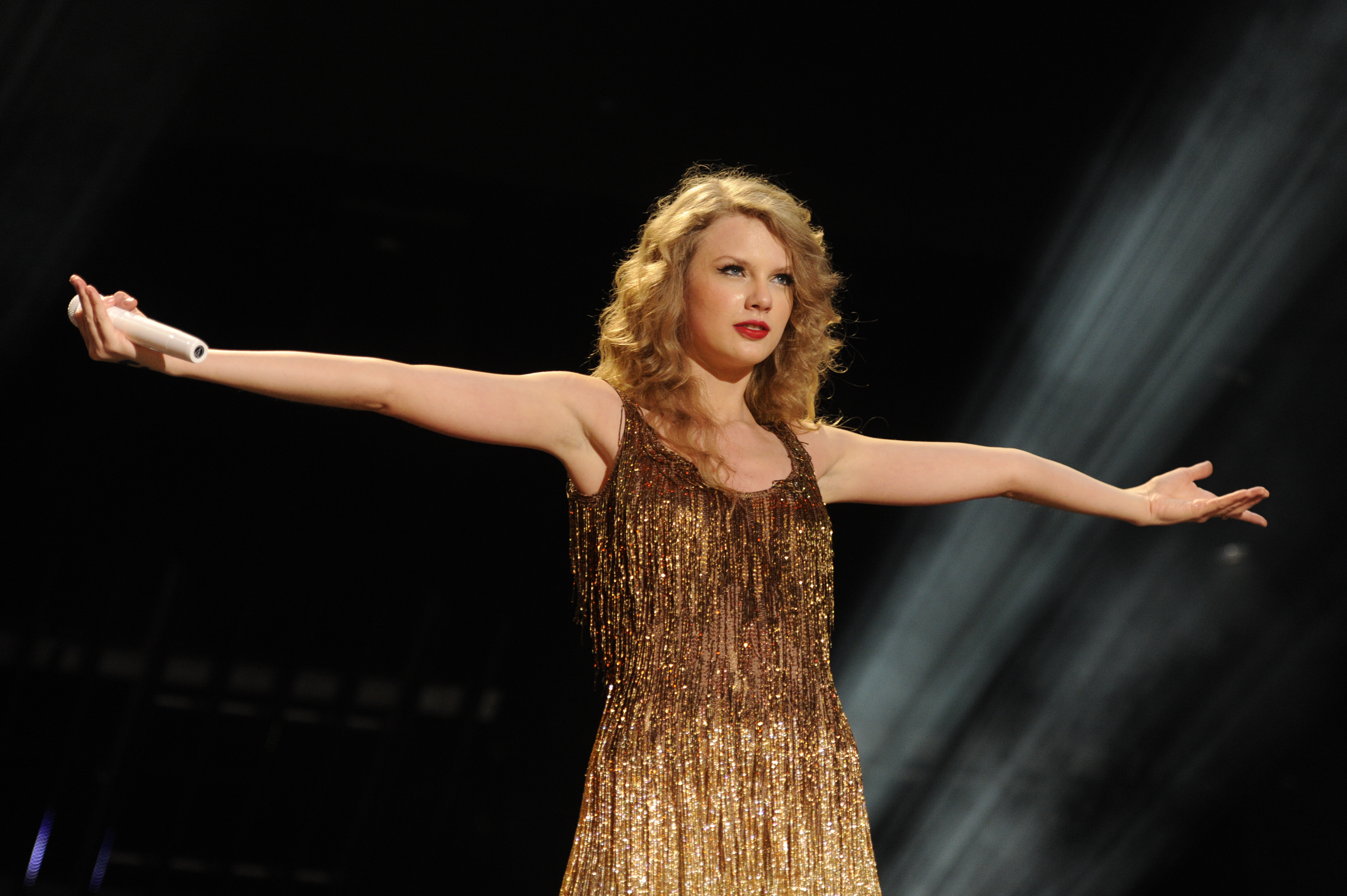 Taylor Swift - Such A Doll! Sounds Like Nashville